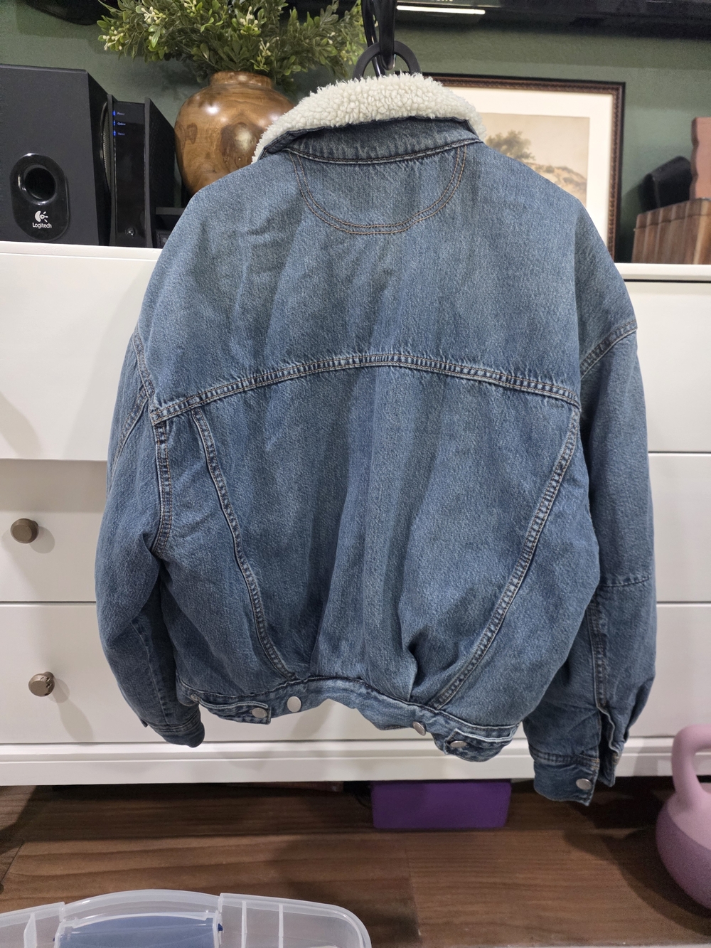 Universal Thread Blue Denim Jacket with Cream Sherpa Collar - Picture 2 of 2